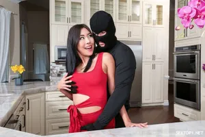 Chị dâu tôi là... crush năm xưa