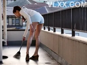 Hai cô bạn thân ngứa lỗ lồn được anh bạn thân chữa trị