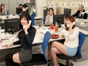 Mất trinh cặc vì chị đồng nghiệp quá xinh